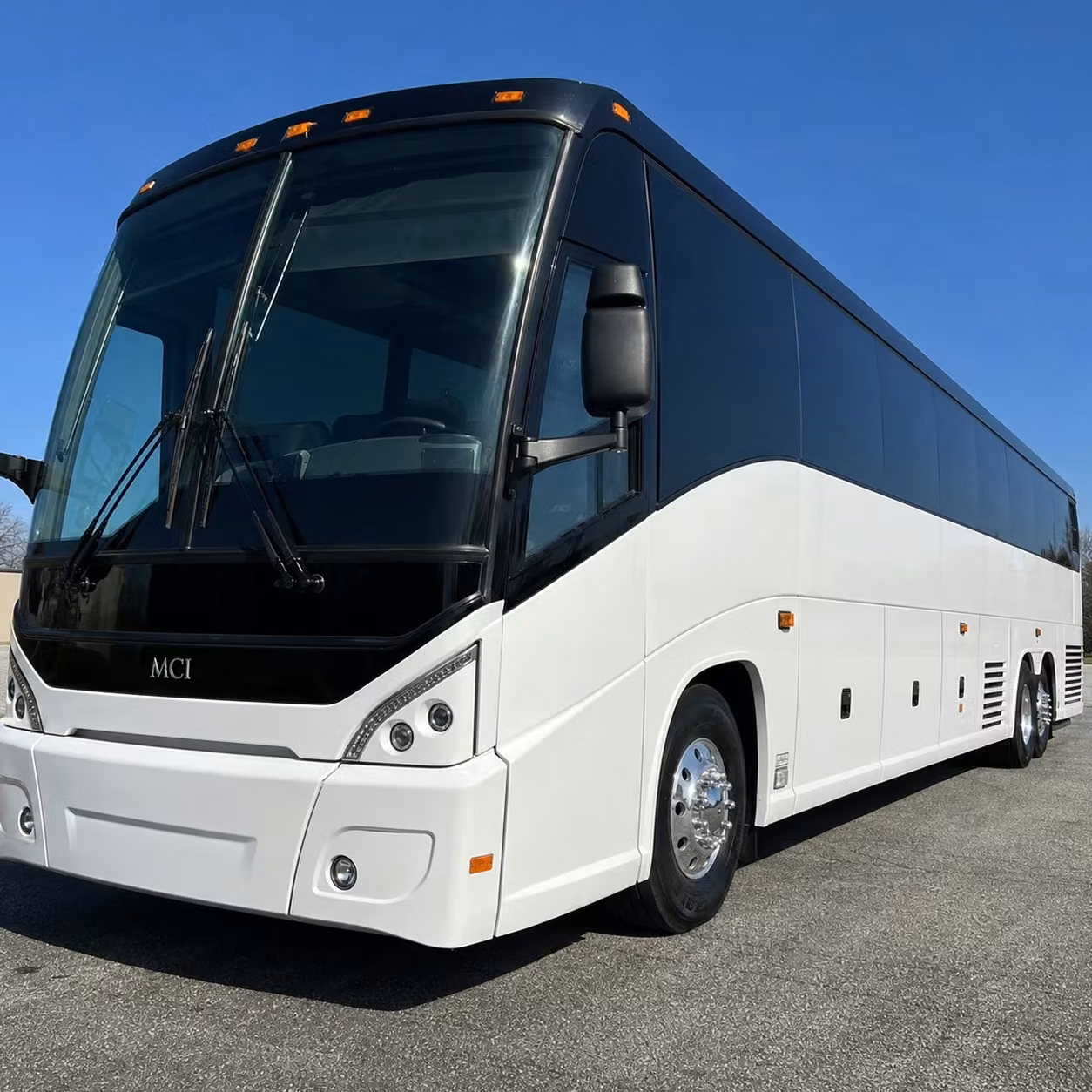 stratford groups love charter bus airport transfers to bradley international